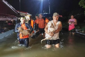 Filipíny potvrdili najmenej štyri úmrtia v dôsledku silnej tropickej búrky Bualoi.