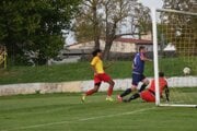 Záber zo stretnutia Želiezovce - Kalná nad Hronom 3:1.