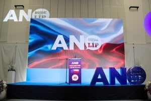 SME Minúta: Sčítané sú prvé okrsky, naznačujú víťazstvo Babiša