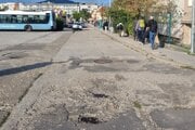 Medzi stanicami.
