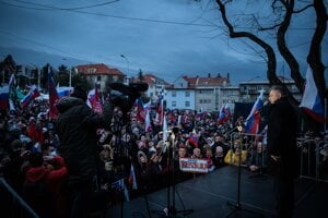 Fico ju označoval za zradu, meniť ju chcel od volieb. Dohodu s USA Slovensko v tichosti plní
