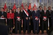 Peruánsky prezident José Jerí s členmi vlády.