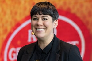 Austrálska dizajnérka a enviroprovokatérka Leyla Acaroglu vystúpila na ENVI Summite v Bratislave.