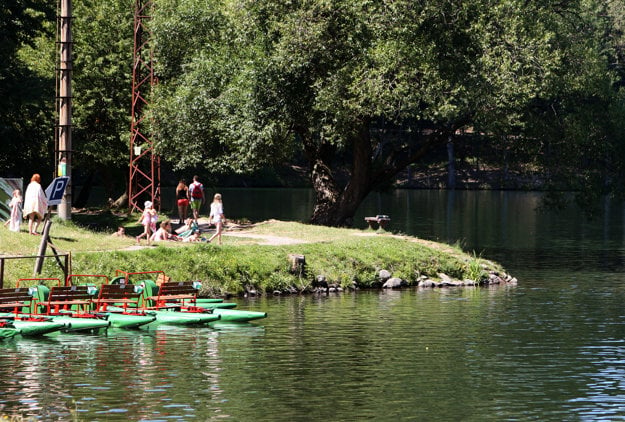 Počúvadlianske jazero Lake