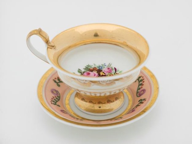 Tea cup with saucer, Slavkov (Schlaggenwald), 1840 – 1850. Slovak National Museum, Červený Kameň Castle