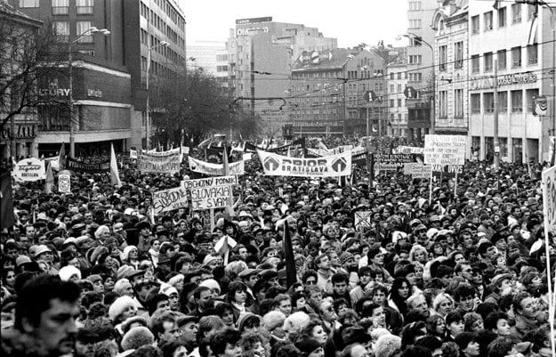 People participating in the general strike gathered at the SNP Square in Bratislava on November 27.
