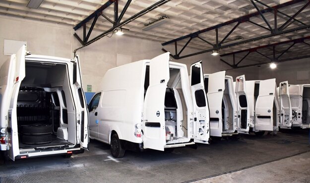 Voltia vans in the production hall of Hollen.