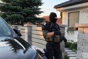 The police carry out their last 'Venal 4' search related to the drug mafia on August 17, 2020 in the town of Sereď. 