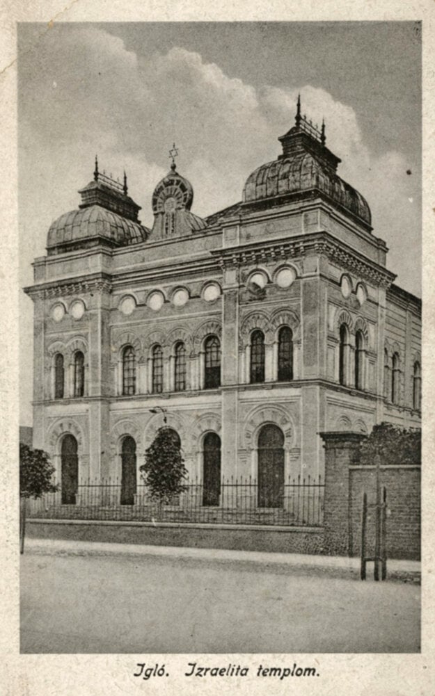 The synagogue in Spišská Nová Ves before it was destroyed by the Nazis.