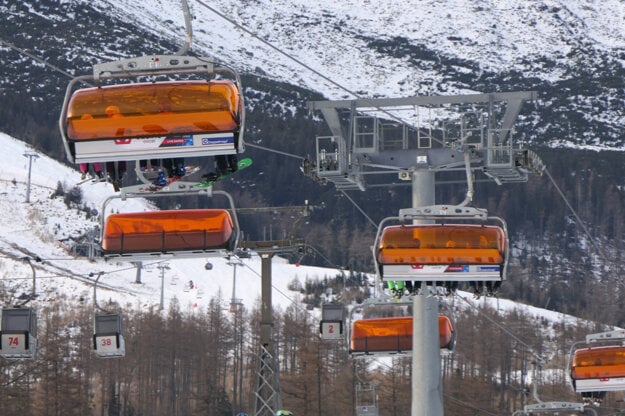 Skiing in Tatranská Lomnica on January 2, 2022.