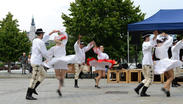 Folklore ensemble Lúčnica