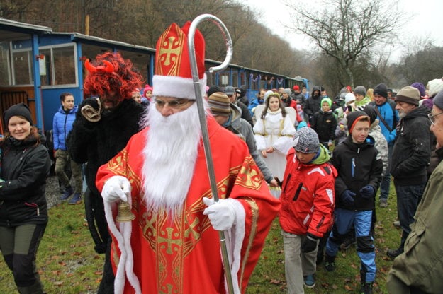 St Nicolaus arrives at the Children's Railway Košice.