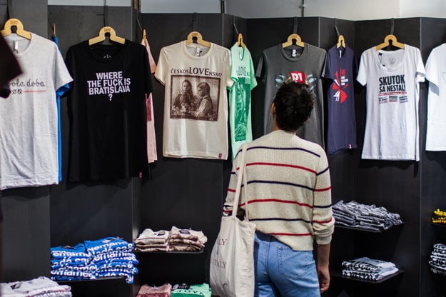 T-shirts by Kompot.