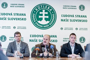 ĽSNS chair Marian Kotleba (centre) and his colleagues hold a press conference in Banská Bystrica on January 9, 2019