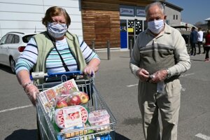 Seniors shopping in Sečovce.