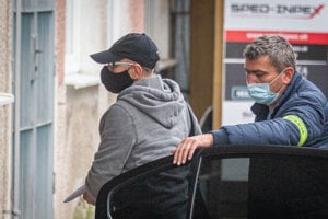 Zoroslav Kollár (l) arrived in NAKA.