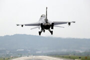 F-16 fighter jet.
