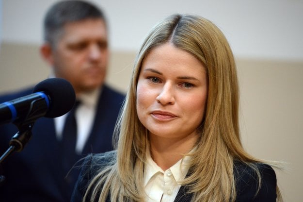 Marjam Lindsbro and PM Robert Fico in Banská Bystrica on February 20.