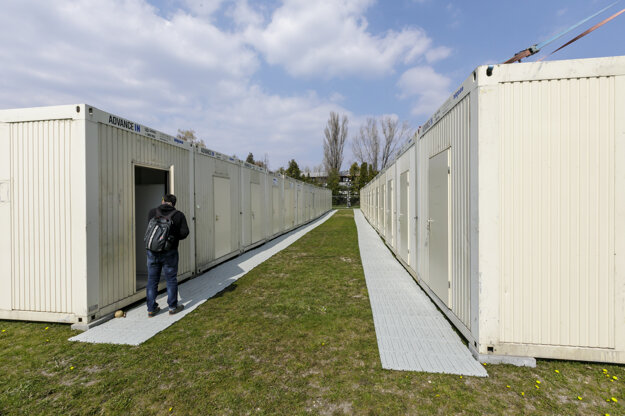 Quarantine facility for the homeless at Zlaté Piesky.