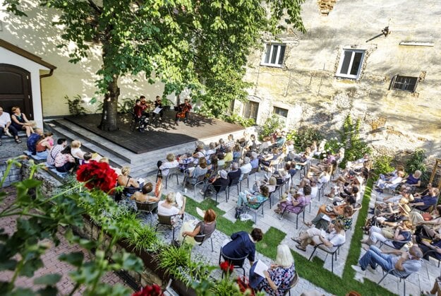 Concert of the Mucha Quartet and mezzo-soprano Petra Noskaiová during the first year of the cycle of chamber concerts in the garden of the Albrecht House in Bratislava on August 9, 2020.