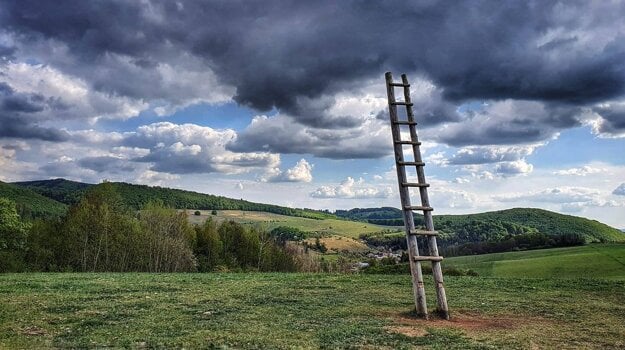 The village of Dúbravica, near Banská Bystrica, hosts a regular artists in-residence program to bring art to rural spaces. In the photo above, you can see the Shortcut to Heaven (Skratka) installation by Matej Rosmány, which has become a popular sight as you can climb this extraordinary ladder.