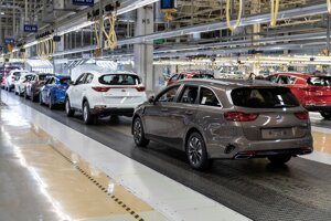 Car production in Kia Motors Slovakia in Teplička nad Váhom.