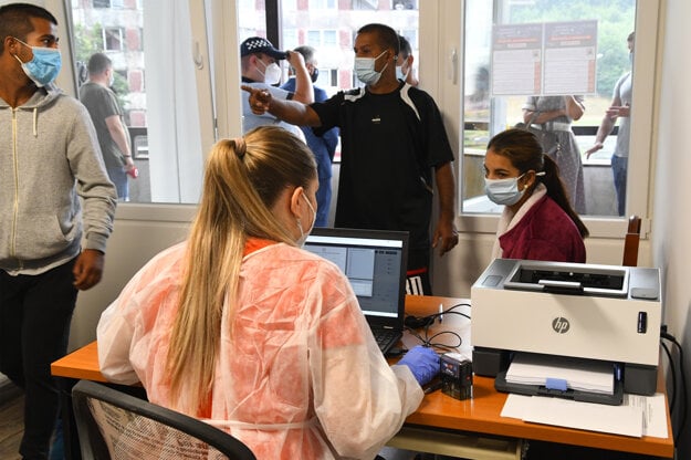 Vaccination at Lunik IX in Košice kicks off.