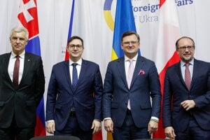 From left, Foreign Ministers Ivan Korčok of Slovakia, Jan Lipavský of the Czech Republic, Dmytro Kuleba of Ukraine, and Alexander Schallenberg of Austria, pose for photo after a joint news briefing in Kyiv, Ukraine, Thursday, Feb. 8, 2022.