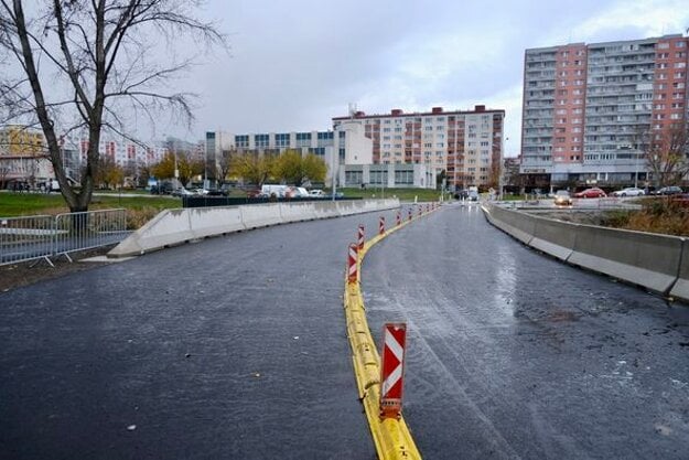 The bypass is part of the construction of the second stretch of the tram line in Bratislava's Petržalka.