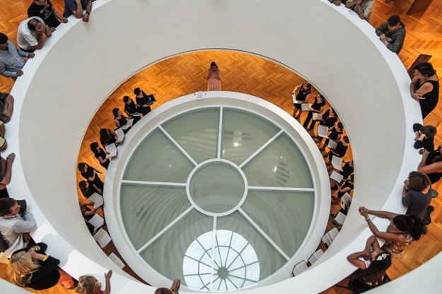 Cultural events like this concert (of the Technik choir) take place in the gallery, too.