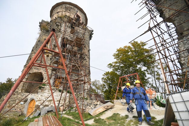 Reconstruction of a castle in the village of Slanec, Košice Region.