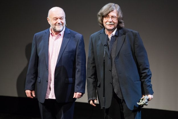 Godár (R) with singer Peter Lipa, receving the SOZA awards 2011-2012.