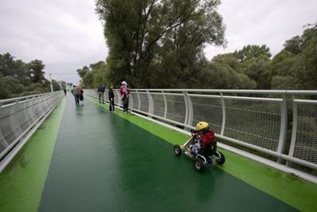 Freedom Cycling Bridge in Devínska Nová Ves