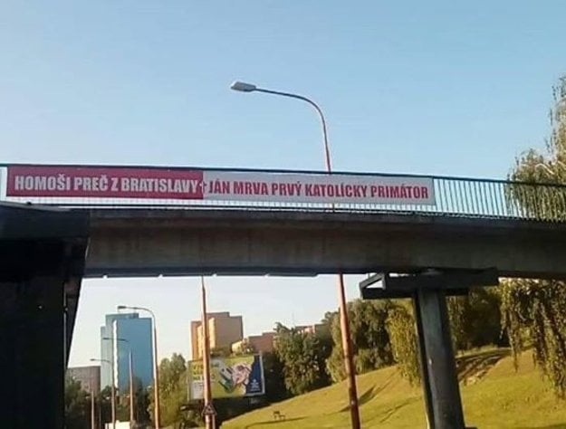 The banners...