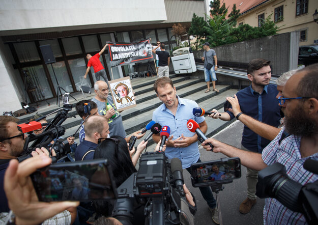 A protest in front of the Justice Ministry building, August 26.