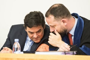 Marian Kočner and his lawyer Marek Para in court. 