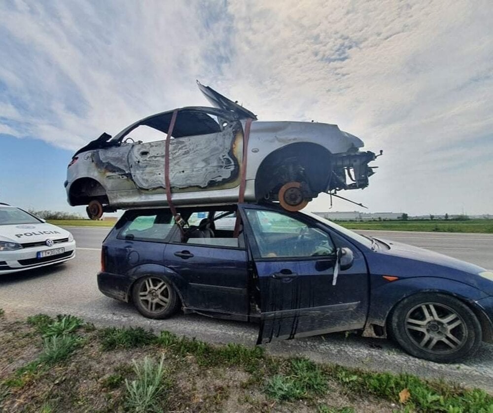 A car near Trnava was transporting a wreck of another car on its roof.