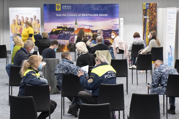 The large-capacity vaccination centre at the National Football Stadium in Bratislava will be closed.