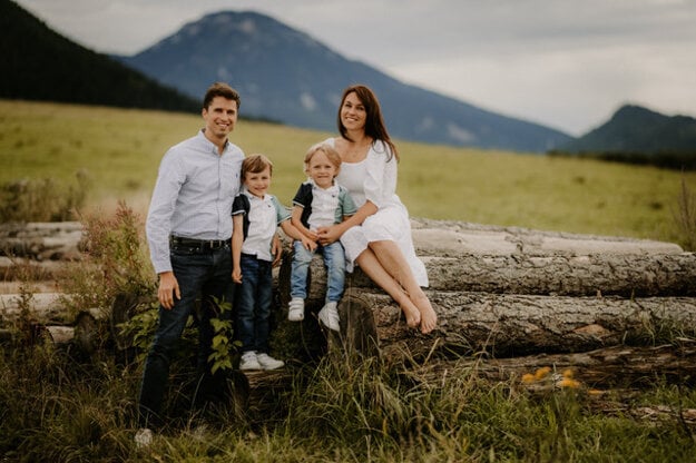 Zuzana Hýlová with her family.