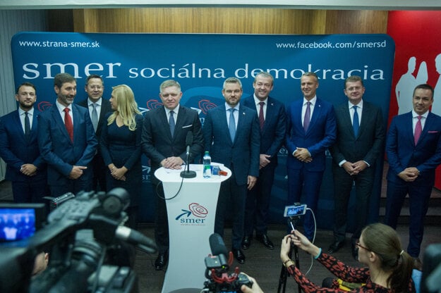 Smer candidates: Robert Fico and Peter Pellegrini in the middle