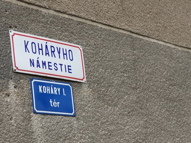 Street signs in both Slovak and Hungarian in the town of Fiľakovo.