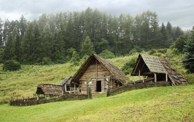 The open-air archaeological museum Liptovská Mara – Havránok will be undergoing renovation in the coming years, Liptov Museum announced on Facebook.