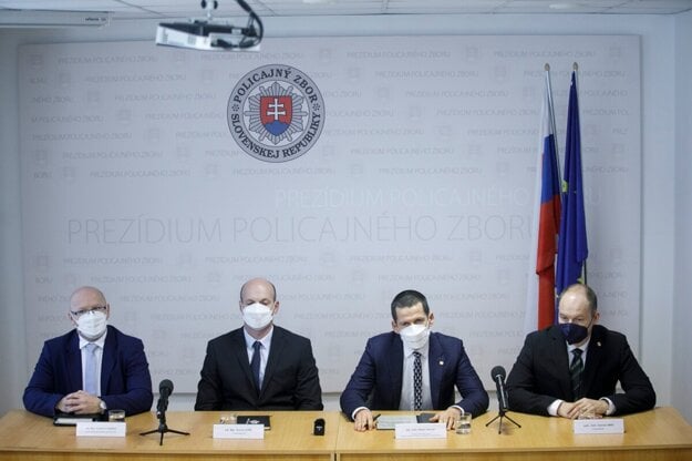 l-r: NAKA head Ľubomír Daňko, first police vice president Branko Kišš, interim police chief Štefan Hamran and second police vice president Damián Imre