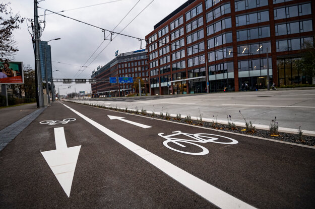 A cycling path running across the Mlynské Nivy boulevard in Bratislava.