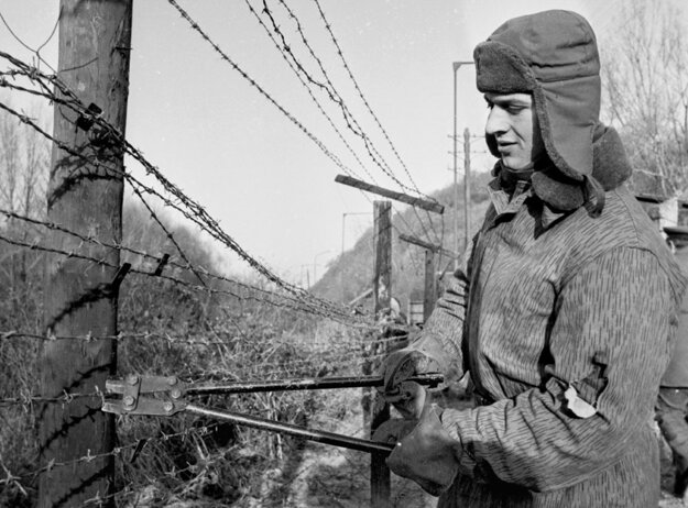 Removal of barbed-wire fence in Devín, Bratislava, on December 11, 1989. 