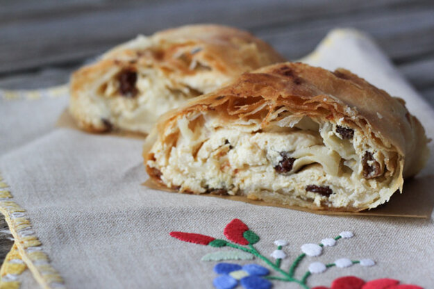 Strudel with cheese curd filling.
