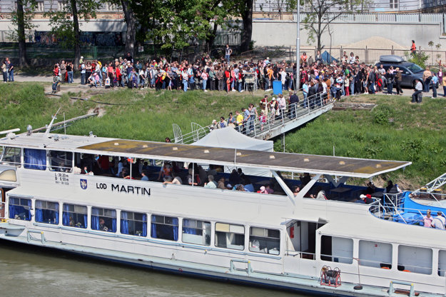 Previous years of Bratislava pre všetkých attracted also by boat trips.