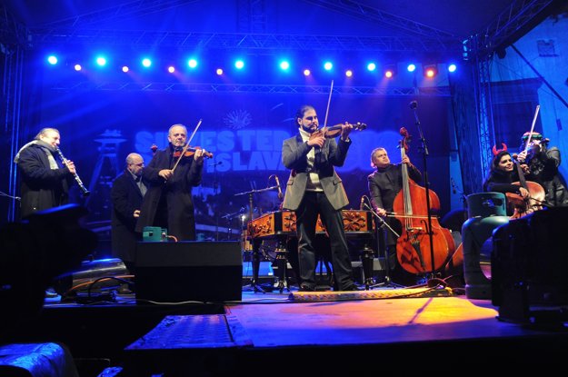 Cigánski diabli in their New Year's Eve concert.