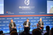 Donald Tusk, Robert Fico, and Bohuslav Sobotka (left to right)