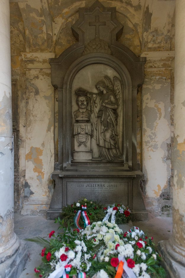 The tomb of János Jeszenák